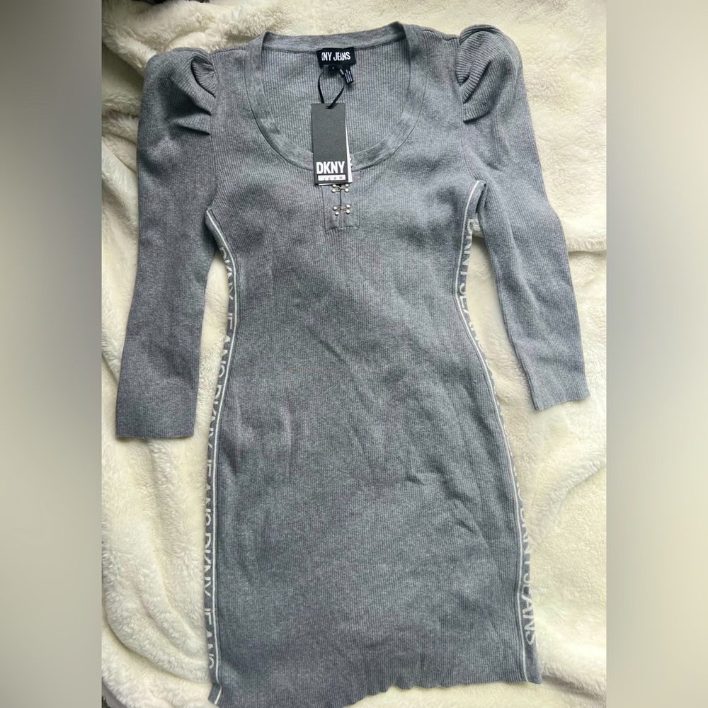 Cute dress good for almost any occasion.